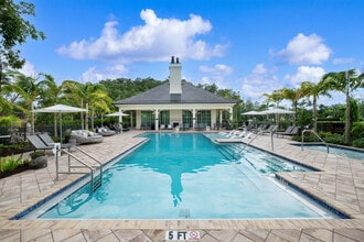 Town Treeline in Ft. Myers, FL - Building Photo - Building Photo