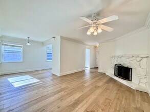 4832 Maureen Ln in Moorpark, CA - Building Photo - Building Photo