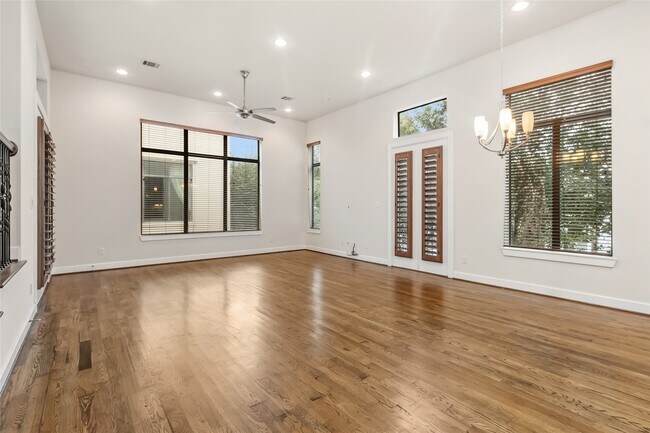 property at 5729 Larkin St