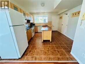 209 Balsam Ave S in Hamilton, ON - Building Photo - Building Photo