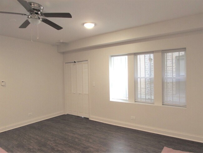 8246 S Racine Ave-Unit -2D in Chicago, IL - Foto de edificio - Building Photo