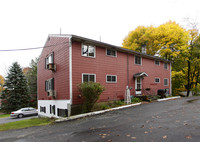 61 Pleasant St in Gardiner, ME - Foto de edificio - Building Photo