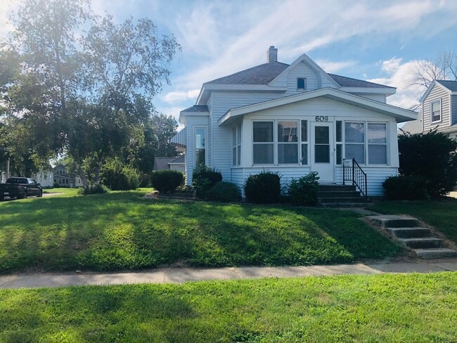 609 Blackhawk St in Reinbeck, IA - Building Photo - Building Photo