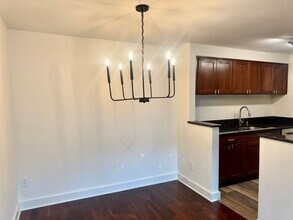 Redmond Townhouse in Redmond, WA - Building Photo - Building Photo