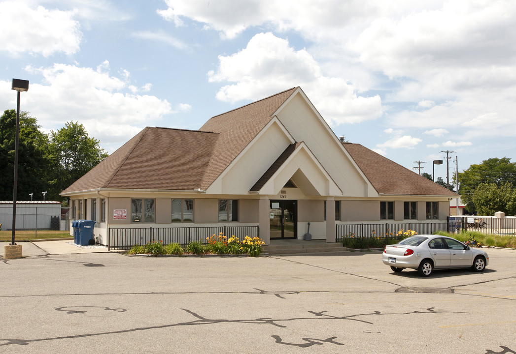 Cozy Mobile Home Community in Jackson, MI - Building Photo