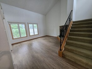 18 Vail Cir in Grand Forks, ND - Building Photo - Building Photo