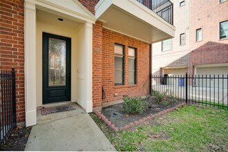 2110 Shearn St in Houston, TX - Building Photo - Building Photo