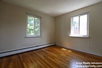 71 Colborne Rd, Unit 3B in Boston, MA - Foto de edificio - Building Photo