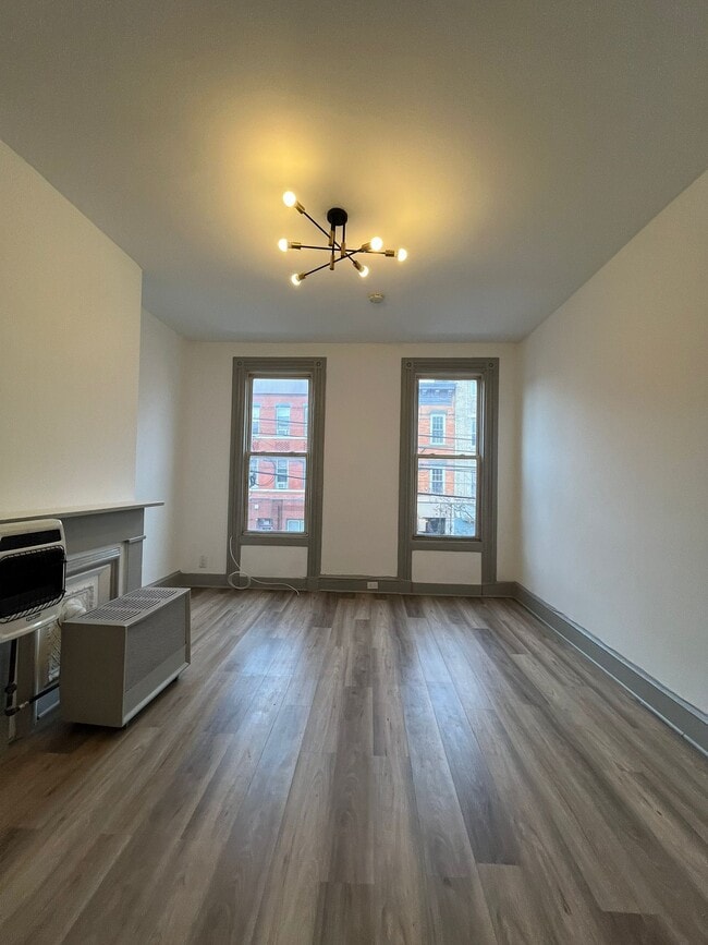 1149 Summit Ave, Unit 4 in Jersey City, NJ - Building Photo - Building Photo