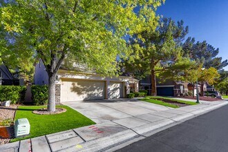 9616 Royal Lamb Dr in Las Vegas, NV - Foto de edificio - Building Photo