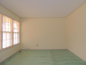 2316 Rodgers Dr NE in Huntsville, AL - Foto de edificio - Building Photo