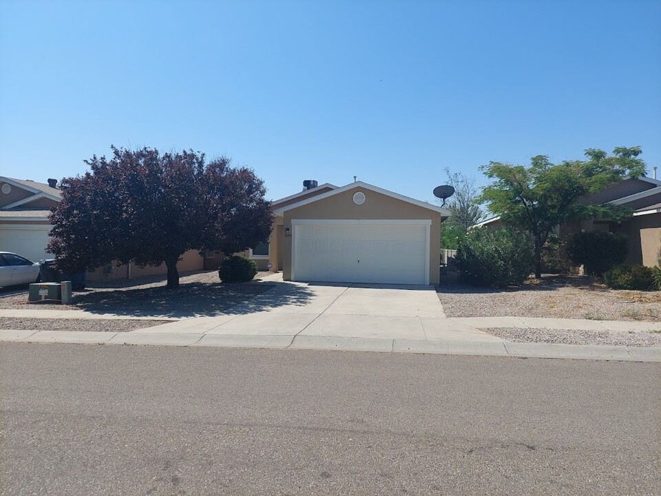 8508 Mesa Camino Ave SW in Albuquerque, NM - Building Photo