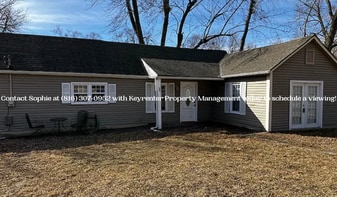 1 NE Frst Ave in Lee's Summit, MO - Building Photo