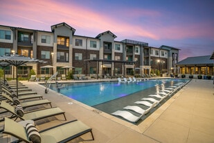 Jefferson Lakehaven in Grand Prairie, TX - Building Photo