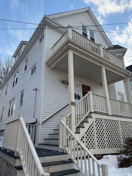 15 Acorn St in Malden, MA - Foto de edificio - Building Photo