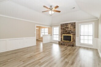 8163 Cairn Dr in Memphis, TN - Foto de edificio - Building Photo