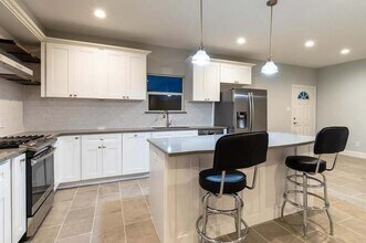 120 Sylvester Rd in Houston, TX - Building Photo - Building Photo