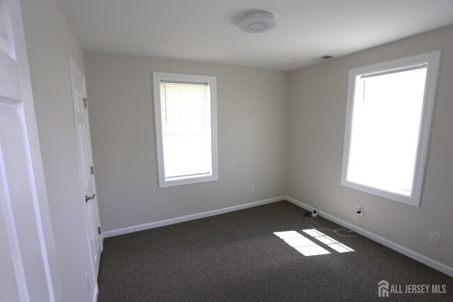 39 Hooker St in Jamesburg, NJ - Building Photo - Building Photo