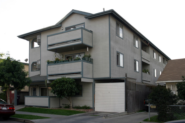 1125 Stanley Ave in Long Beach, CA - Foto de edificio - Building Photo