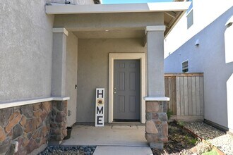 715 Blue Stone Dr in Stockton, CA - Building Photo - Building Photo