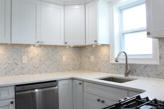 451 Warburton Ave in Hastings On Hudson, NY - Building Photo - Building Photo