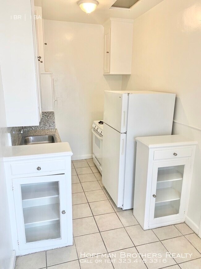 520 S Mariposa Ave-Unit -401B in Los Angeles, CA - Foto de edificio - Building Photo