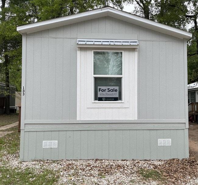 133 Lillian St in Conroe, TX - Foto de edificio - Building Photo