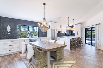 999 E Valley Dr in Bonita Springs, FL - Building Photo - Building Photo