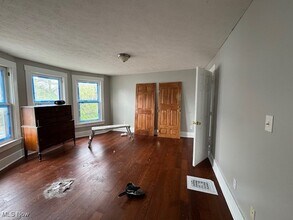 14216 Northfield Ave in East Cleveland, OH - Building Photo - Building Photo