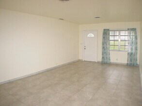 900 NE 6th St in Boca Raton, FL - Building Photo - Building Photo