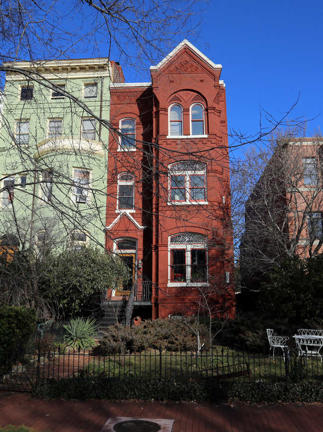 616 E Capitol St NE in Washington, DC - Building Photo - Building Photo