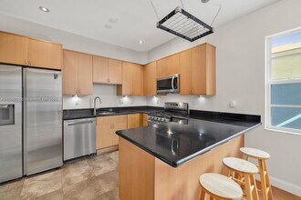 305 Jefferson Ave in Miami Beach, FL - Building Photo - Building Photo
