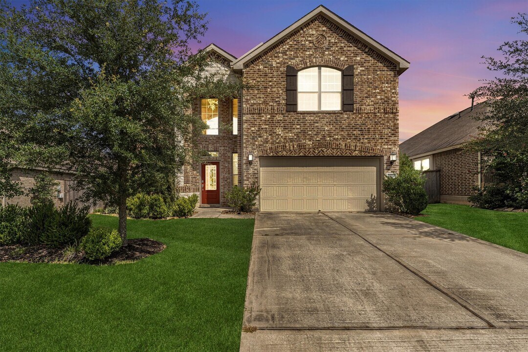 2424 Branshill Dr in Conroe, TX - Building Photo