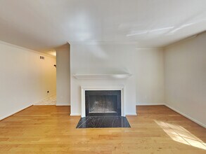 115 Woodmere Square NW in Atlanta, GA - Building Photo - Building Photo