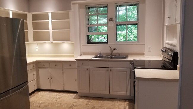 155 Lincoln Ave, Unit C