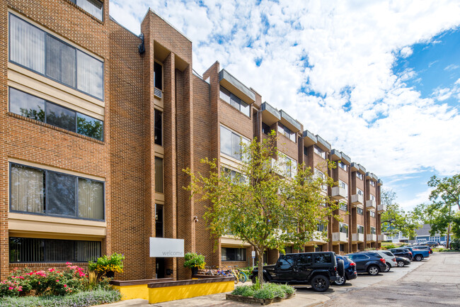 Geddes Hill Apartments in Ann Arbor, MI - Building Photo - Building Photo