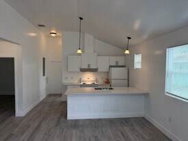 3014 Arlington St in Sarasota, FL - Building Photo