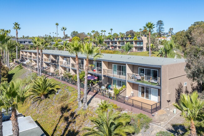 Ocean View Terrace Apartments in Oceanside, CA - Foto de edificio - Building Photo