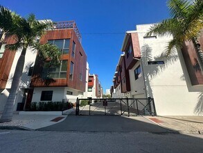 136 8th St N in St. Petersburg, FL - Building Photo - Building Photo