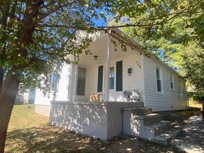 112 Chapel St in Greeneville, TN - Building Photo - Building Photo