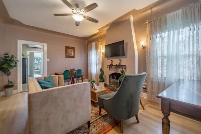 property at 925 Parkview Ave