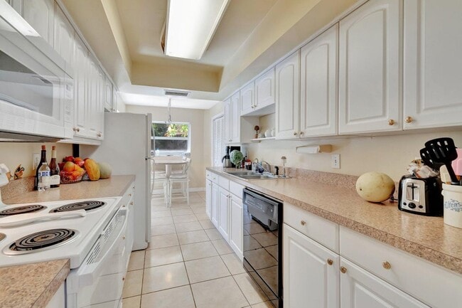 318 SE 7th Ave in Delray Beach, FL - Building Photo - Building Photo