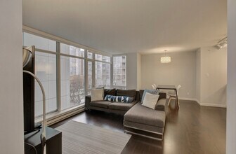 755 Beatty St in Vancouver, BC - Building Photo - Building Photo