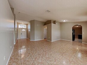 10660 SW 21st St in Miramar, FL - Building Photo - Building Photo