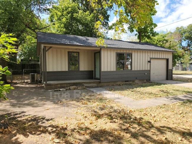 property at 315 S Cherry Ave