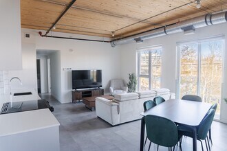 EV606 in Calgary, AB - Building Photo - Building Photo