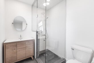 80 Speers in Oakville, ON - Building Photo - Building Photo