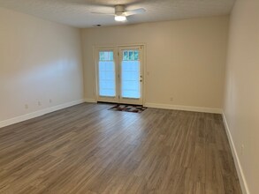 8003 Pinnacle Point Dr, Unit Apt 102 in West Chester Township, OH - Foto de edificio - Building Photo