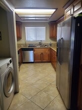 2101 E 21st St, Unit 218 in Signal Hill, CA - Foto de edificio - Building Photo