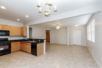 5633 N Lookout Crest St in North Las Vegas, NV - Building Photo - Building Photo